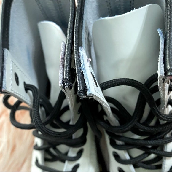 Dr. Martens 1460 W Smooth - Picture 8 of 12